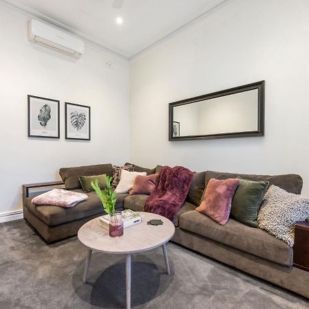 Walk To The Mcg & Aami Park - Free Late Checkout - Great Location & Backyard Villa Melbourne Eksteriør billede