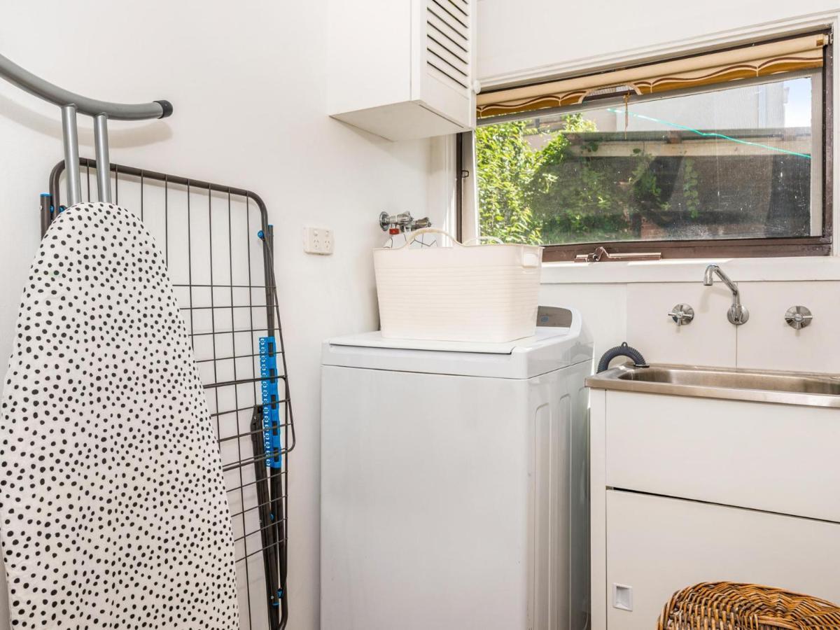 Walk To The Mcg & Aami Park - Free Late Checkout - Great Location & Backyard Villa Melbourne Eksteriør billede