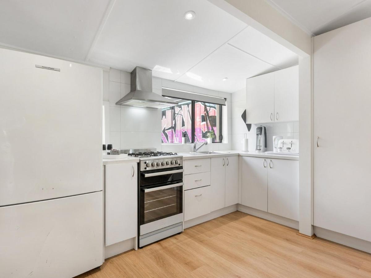 Walk To The Mcg & Aami Park - Free Late Checkout - Great Location & Backyard Villa Melbourne Eksteriør billede