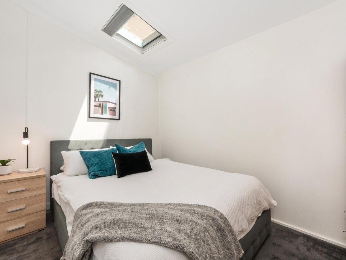 Walk To The Mcg & Aami Park - Free Late Checkout - Great Location & Backyard Villa Melbourne Eksteriør billede