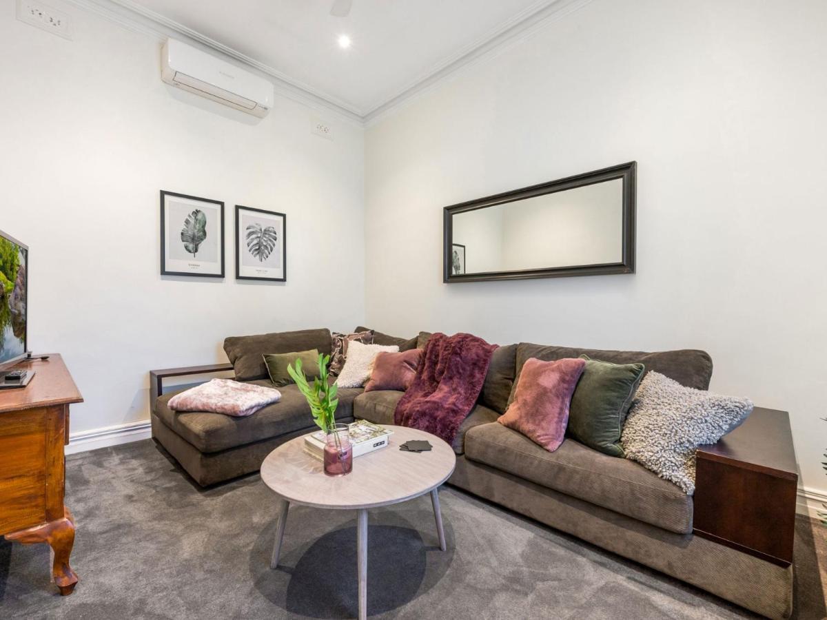Walk To The Mcg & Aami Park - Free Late Checkout - Great Location & Backyard Villa Melbourne Eksteriør billede